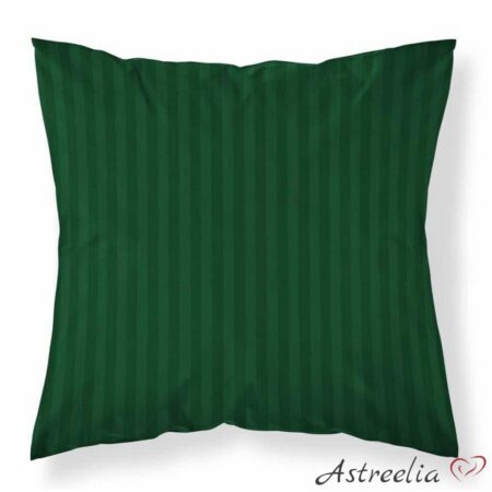 Tume roheline satiinist padjapüürid, valmistatud 100% puuvillast, suurusega 70x80 cm.